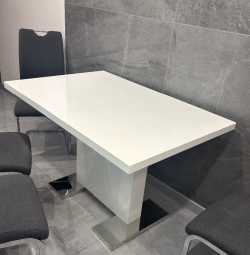 Stół 120 x 80 cm +4 krzesła 