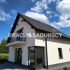 Dom  104,2400m², Rączna 