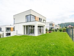 Dom  125,9100m², Wrząsowice 