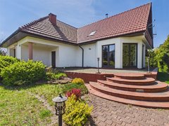 Dom  330m², 