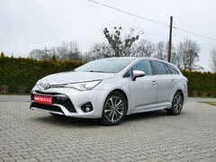 Combi Toyota Avensis III (2009-)  (benzyna),  151000km, 2016 rok