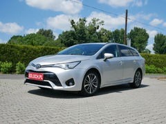 Combi Toyota Avensis III (2009-)  (benzyna),  151000km, 2016 rok